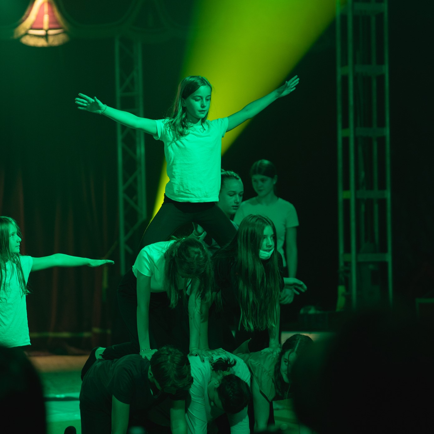 Pyramide in Zirkuszelt